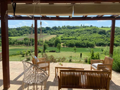 View (from property/room), Balcony/Terrace, Garden view