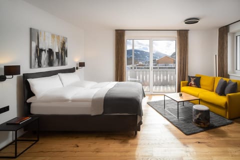 Living room, Photo of the whole room, Seating area