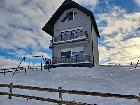 Property building, Winter