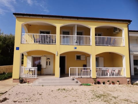 Property building, Internal: Not applicable to any particular room