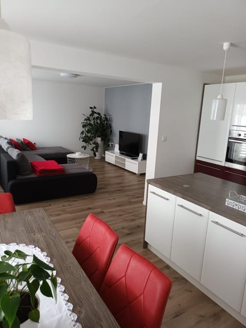 Living room, Dining area, kitchen