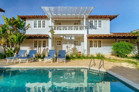 Property building, Garden, Balcony/Terrace, Garden view, Pool view, Swimming pool, sunbed