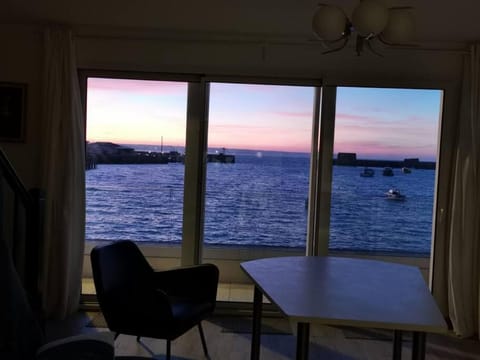 Charme et zénitude, avec vue exceptionnelle sur le port House in Granville