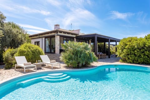 Property building, Garden, Garden view, Pool view, Swimming pool, sunbed