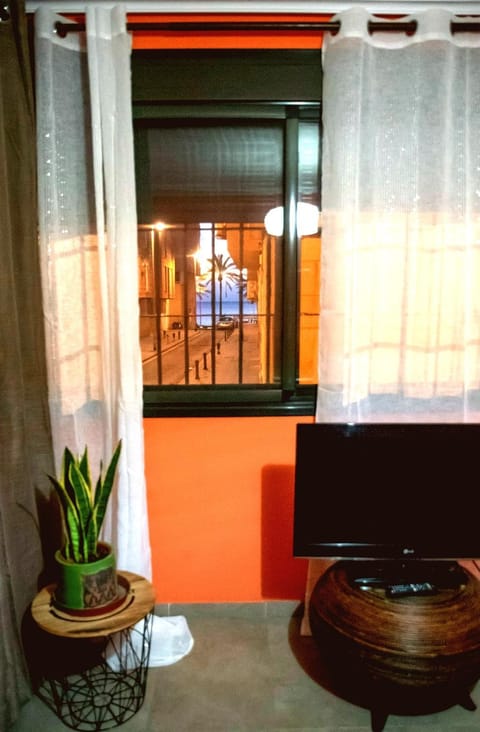 Communal lounge/ TV room, Living room, Sea view
