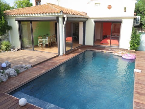 Property building, Swimming pool