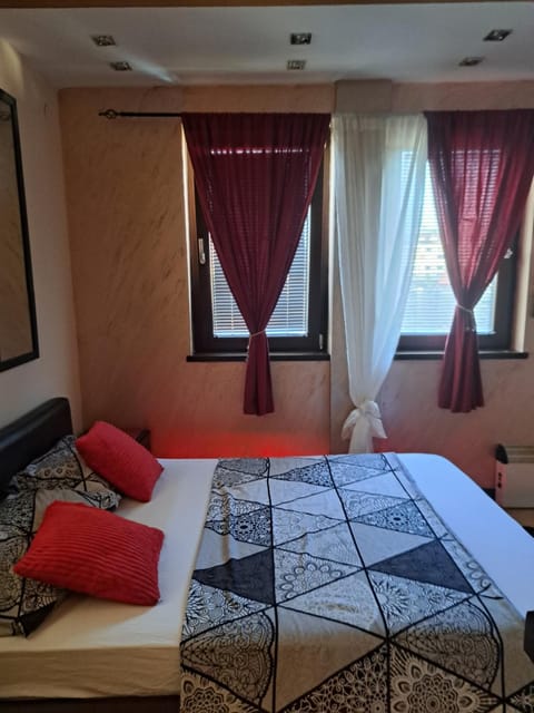 Queen 2 Apartment in Serbia