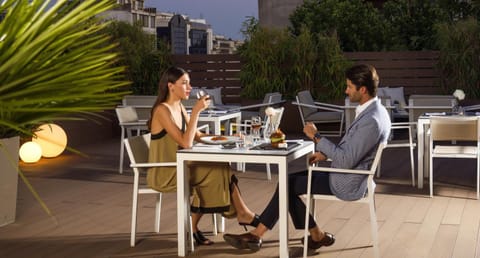 Patio, Restaurant/places to eat, Spring, Night, Summer, Seating area, Dining area, Autumn, Guests, Dinner, Sunset