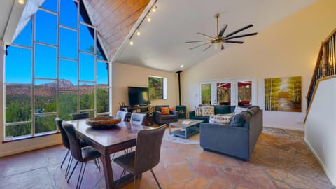 TV and multimedia, Living room, Dining area, Mountain view, Family