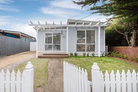 Property building, Day, Garden