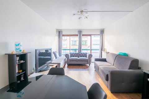 Communal lounge/ TV room, TV and multimedia, Seating area, fireplace