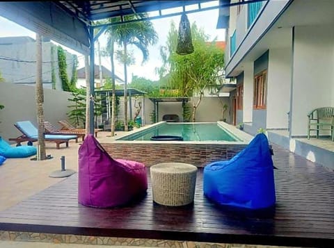 Sunny Canggu Hotel in North Kuta