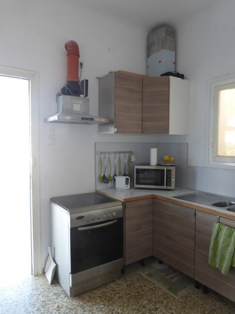 Kitchen or kitchenette, minibar, pet friendly, stove
