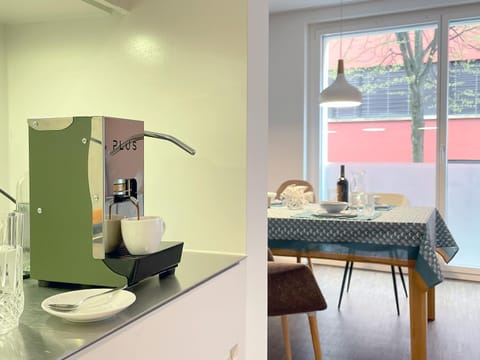 Coffee/tea facilities, Kitchen or kitchenette