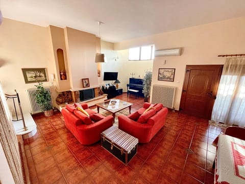 TV and multimedia, Living room, Seating area