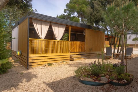 Property building, Spring, Day, Garden, Garden view