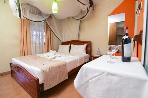 Bed, Photo of the whole room
