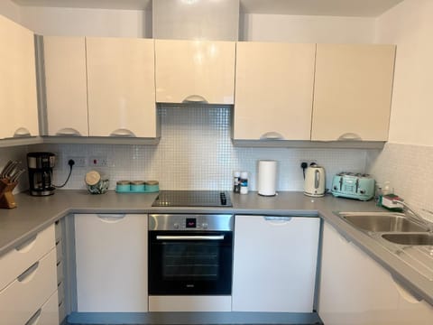 Blueberry Tree Apartment with Free Parking & Near Station Apartment in Cambridge