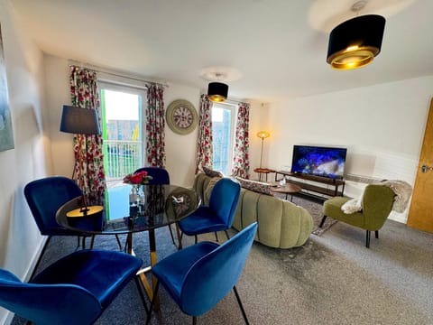 Blueberry Tree Apartment with Free Parking & Near Station Apartment in Cambridge