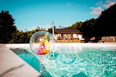 Day, Natural landscape, Pool view, Swimming pool