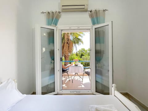 Bed, View (from property/room), Balcony/Terrace, Bedroom, air conditioner