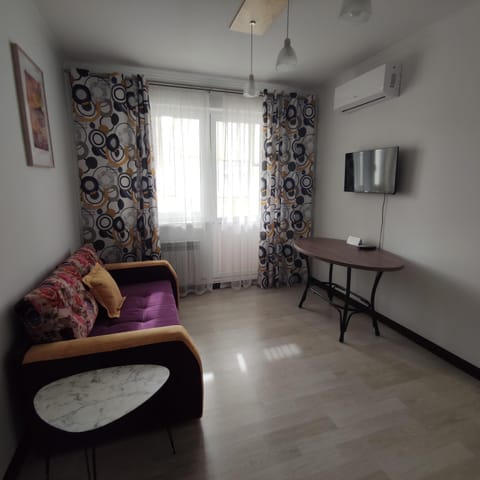 Living room, Photo of the whole room