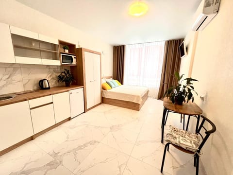 Kitchen or kitchenette, Seating area, Dining area, minibar