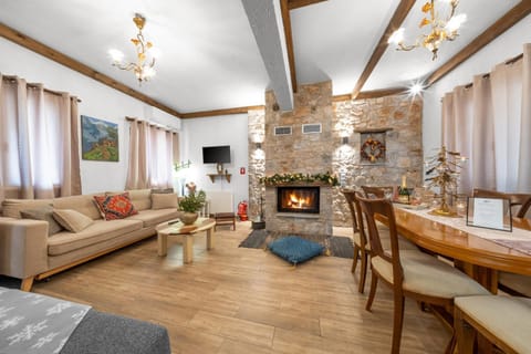 Living room, Seating area, Dining area