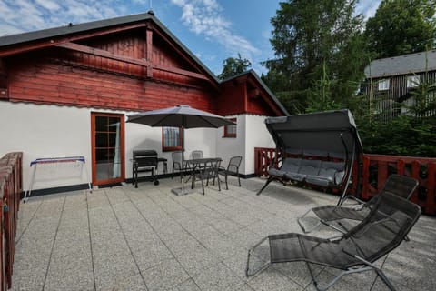 Property building, Balcony/Terrace, sunbed