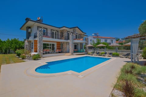 Property building, Pool view