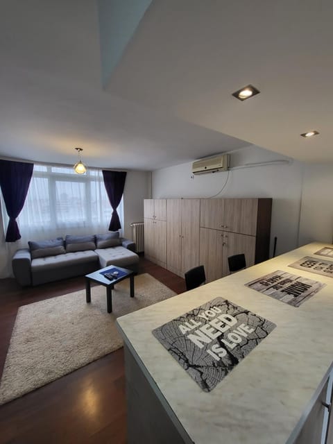 Living room, Photo of the whole room