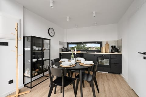 Kitchen or kitchenette, kitchen, kitchen