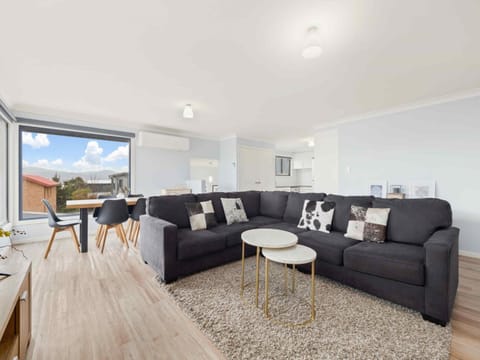 View (from property/room), Living room, Seating area, Dining area