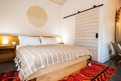 Longboard Studio includes King Bed and Kitchenette Inn in Stinson Beach