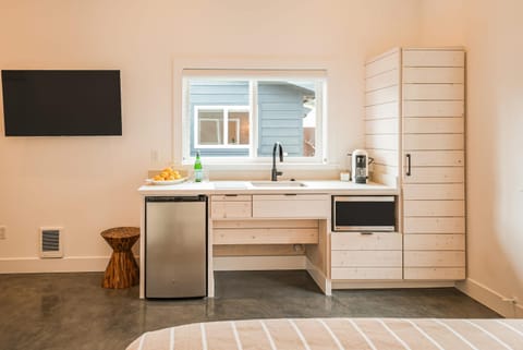 Longboard Studio and Funboard Room includes King Bed and Kitchenette plus King Murphy and Mini Kitchenette Inn in Stinson Beach