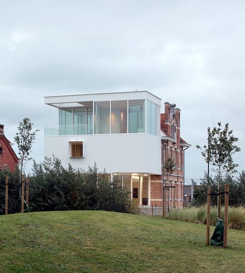 Property building, Area and facilities