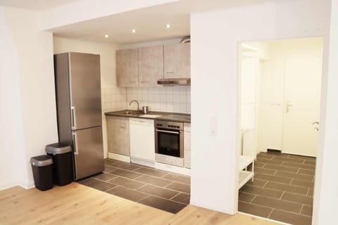 Kitchen or kitchenette, pet friendly, stove