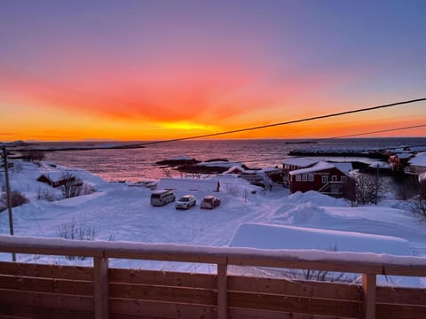 Lofoten Aurora Oceanfront Villa 罗弗敦极光海景度假屋 Apartment in Lofoten