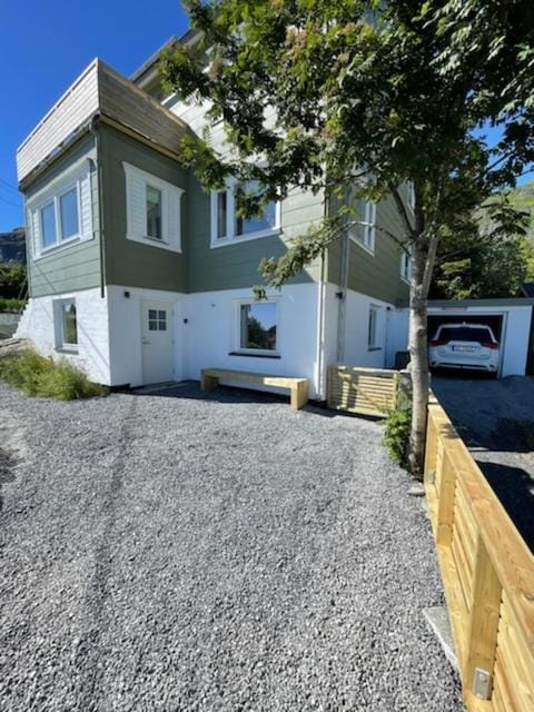 Lofoten Aurora Seafront Penthouse 罗弗敦极光海滨顶层豪华公寓 Apartment in Lofoten