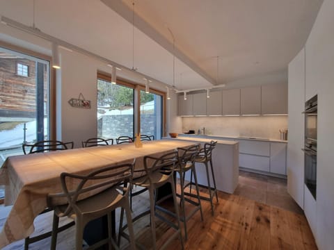 Riverside 1st Floor South Apartment in Saas-Fee