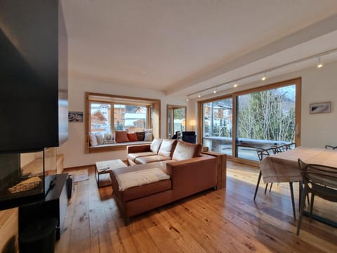 Riverside 1st Floor South Apartment in Saas-Fee