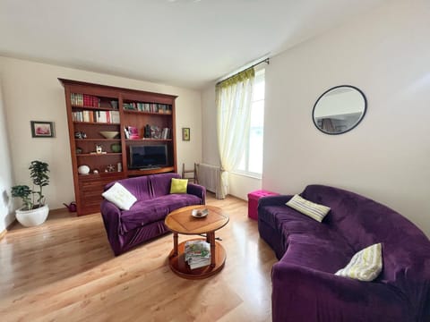 Library, TV and multimedia, Living room, Seating area