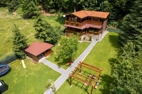 Property building, Spring, Day, Natural landscape, Bird's eye view, Garden, Garden view