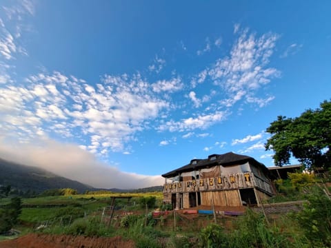 Property building, Natural landscape, Mountain view