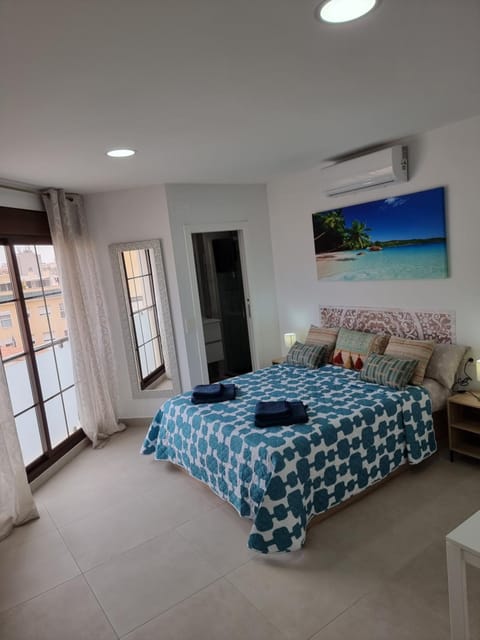 APARTAMENTOS ELEMAR free luggage storage Apartment in Malaga