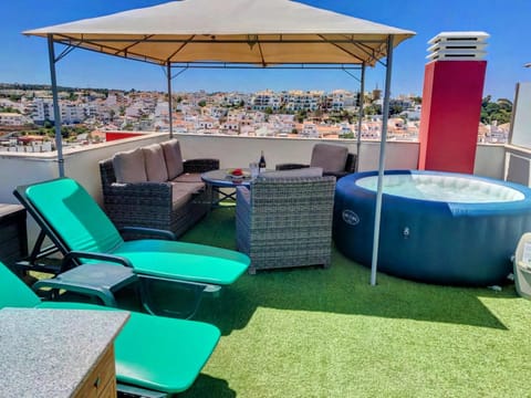 Hot Tub, Hot Tub, View (from property/room), View (from property/room), Seating area, Dining area, City view, City view, sunbed