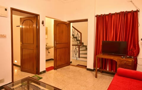 Communal lounge/ TV room, TV and multimedia, Evening entertainment, wardrobe