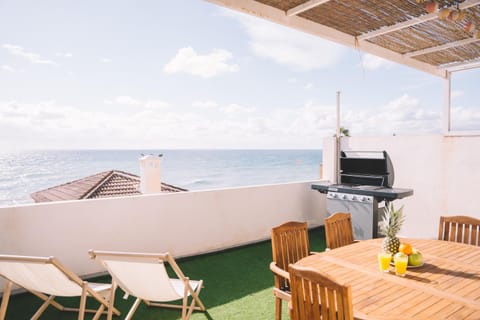 Facade/entrance, Off site, Balcony/Terrace, Beach, Sea view