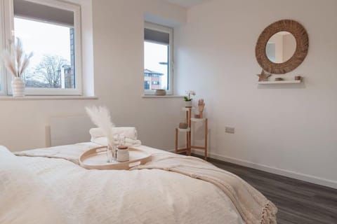 Lovely 2 Bed Apartment in Manchester - Sleeps 4 Apartment in Salford