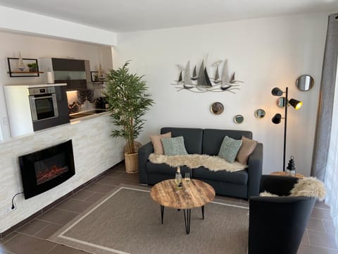 Seating area, flat iron